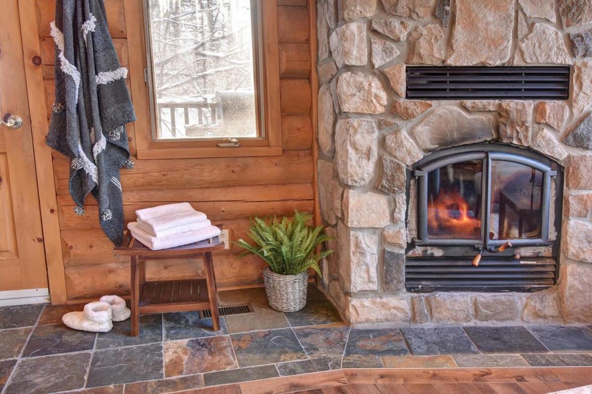 Chic Familiale, Relaxant Avec Spa En Montagnes Labelle Exterior foto